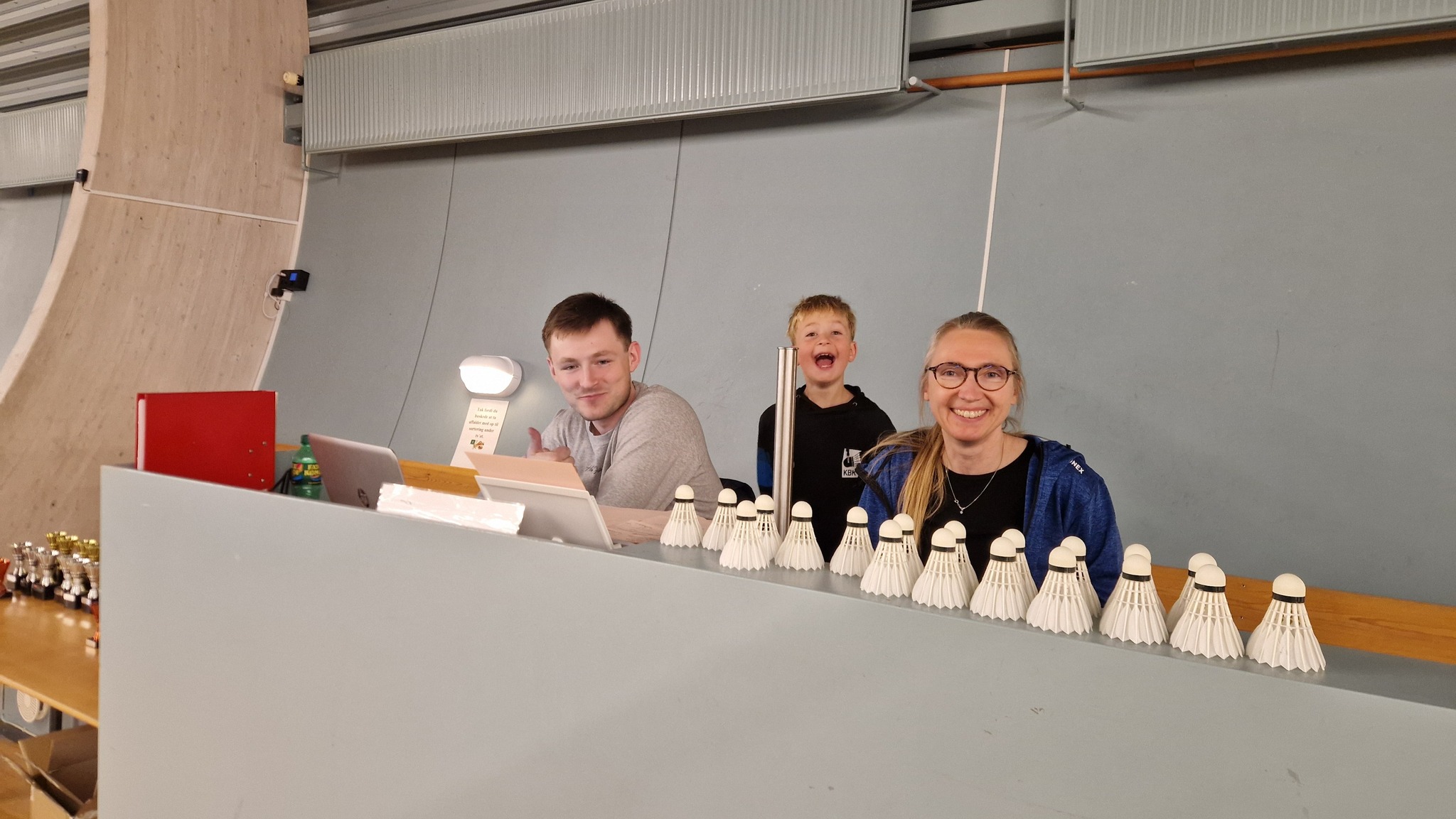 Frivillig ved dommerbord i KBK